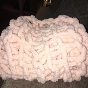 Soft Pink Arm Knit Throw Blanket